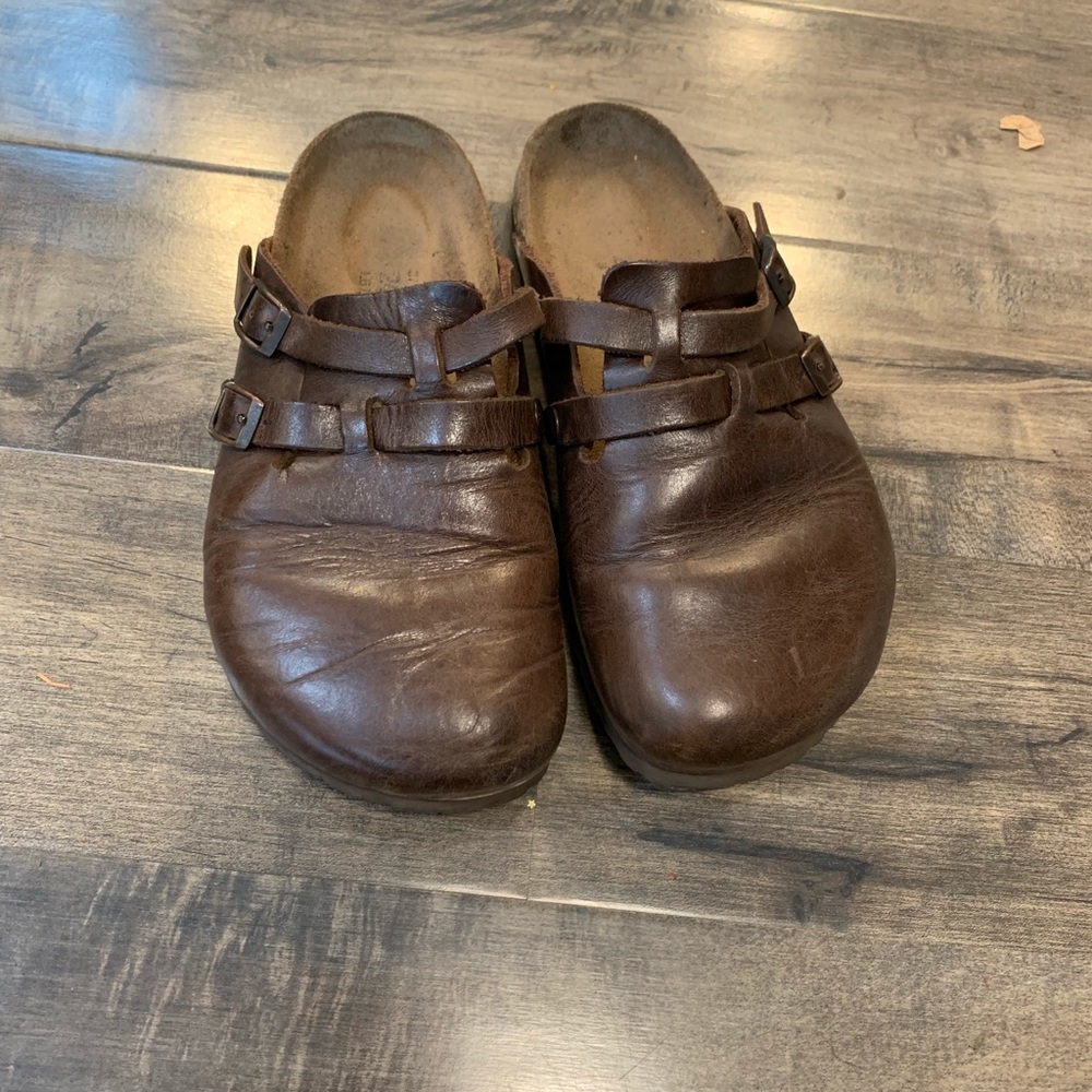 Birkis soft bed clogs